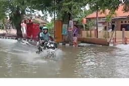 Banjir Luapan Sungai Kendal Rendam 7 Kelurahan, Warga Desak Normalisasi