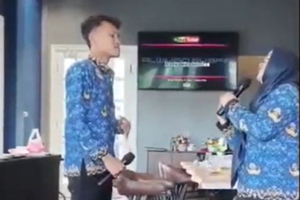 Viral Sekelompok ASN di Bangkalan Asyik Karaokean saat Jam Kerja, Begini Reaksi Wabup!