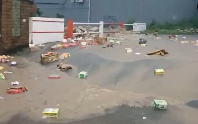 Banjir Bandang di Cirebon, 19 Motor Karyawan Supermarket Hanyut Terbawa Air Bah