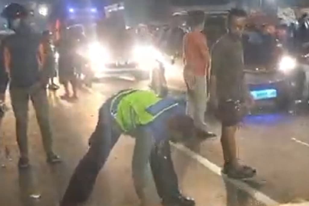 Pemotor Tewas Tabrak Median Jalan usai Rayakan Tahun Baru di Tegal