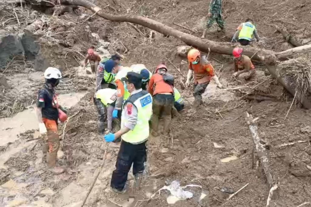 Longsor Terjang Watukumpul Pemalang, 1 Orang Tewas Tertimbun