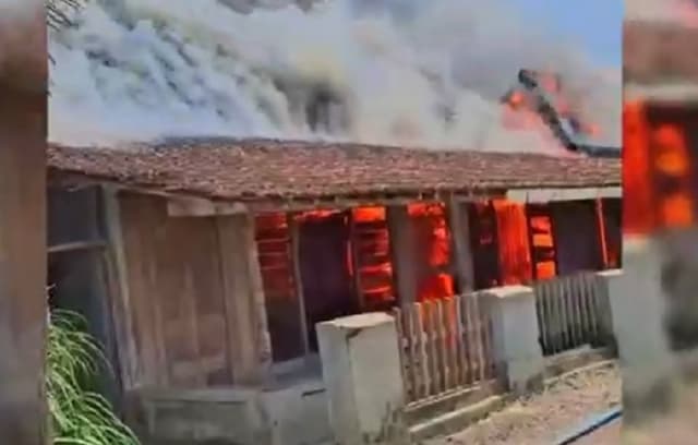 Pati Gempar! Pemuda Nekat Bakar 2 Rumah Orang Tua usai Cekcok Mulut