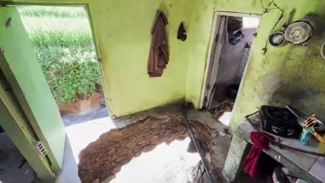 Dapur Rumah Jebol, Wanita Hanyut Terbawa Banjir Bandang Sungai Cijagra Bandung