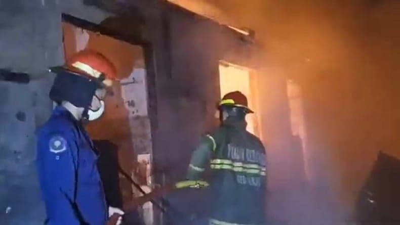 Kebakaran Gudang di Sidoarjo, Api Merembet ke Tempat Kos dan Rumah Warga