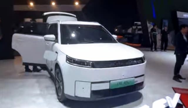 Bawa Line Up Lengkap di IIMS 2026, Jaecoo Libatkan Pengunjung Kembangkan J5 EV