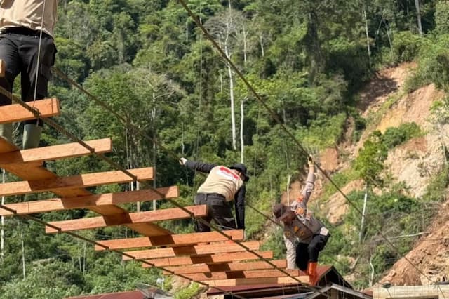 Sinergi Polri dan Warga, Jembatan Gantung di Gayo Lues Rampung Dibangun
