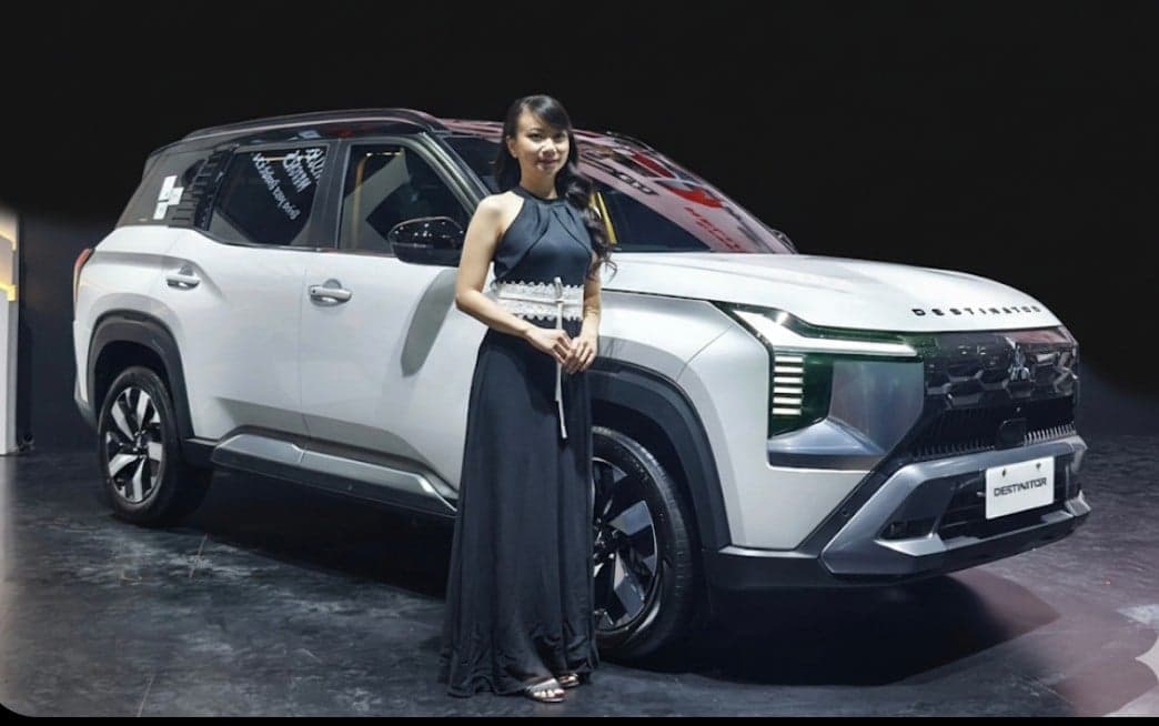 Melantai di IIMS 2026, Intip Perbedaan Mitsubishi Destinator Edisi Anniversary dengan Model Standar