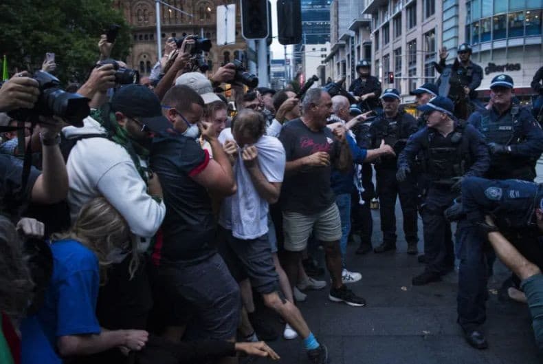Tolak Kunjungan Presiden Israel, Ratusan Demonstran Australia Kepung Gedung Parlemen