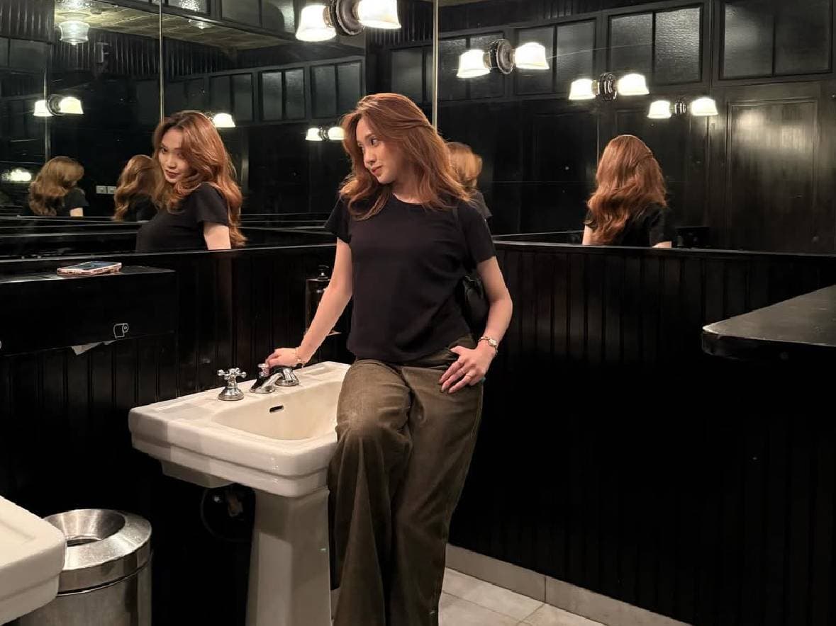 Viral Jule Posting Foto Tanpa Hijab di Instagram, Pamer Brown Hair!