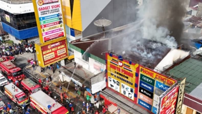 Kebakaran Toko HP di Samarinda, Karyawan Panik Selamatkan Diri
