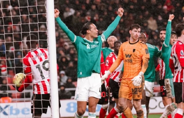 Hasil Lengkap Liga Inggris Semalam: Liverpool Menang Tipis, Man City Pesta Gol