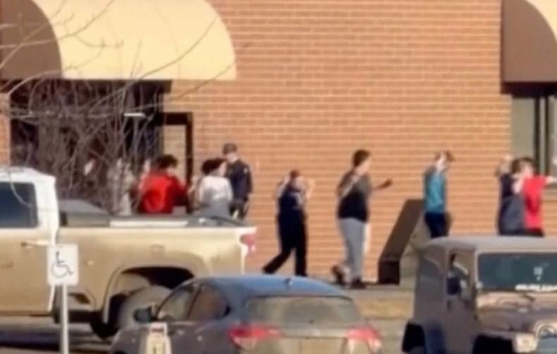 Penembakan di Sekolah Kanada Tewaskan 8 Orang, Pelaku Remaja 18 Tahun Transgender