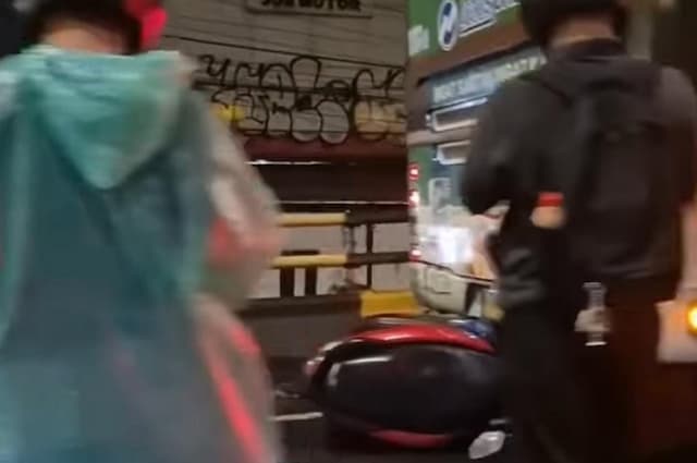 Kecelakaan Pemotor Tabrak Bus TransJakarta di Cijantung Jaktim, Diduga Ngantuk