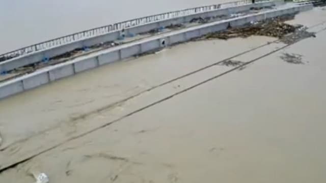 Banjir Lumpuhkan Jalur KA Brumbung–Tegowanu, KAI Daop 4 Semarang Alihkan Rute