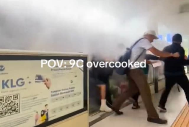 Viral Bus Transjakarta Keluar Asap di Halte Pancoran, Penumpang Berhamburan