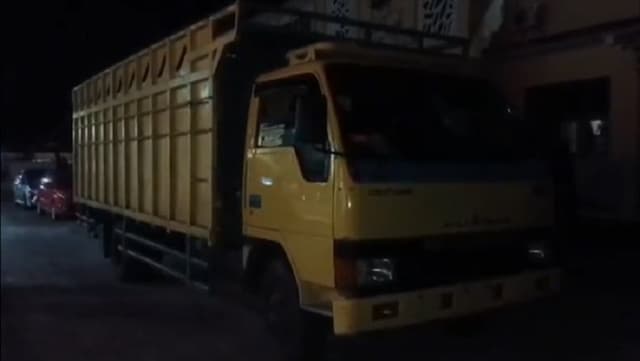 Truk Ditinggalkan Sopir di Pinggir Jalan Belitung, Polisi Temukan Jutaan Batang Rokok Ilegal