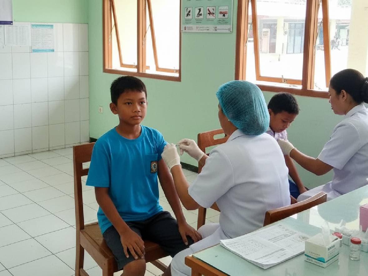 Vaksin Dengue Masif Diberikan ke Anak-Anak di Palembang, Aman dan Efektif Cegah DBD! 