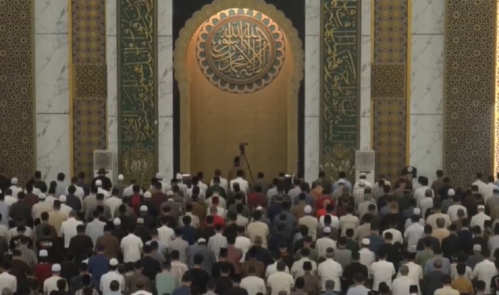 Bacaan Doa setelah Sholat Tarawih Pendek dan Artinya, Lengkap Keutamaannya