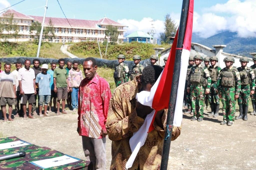 2 Anggota OPM dan 15 Simpatisan di Intan Jaya Papua Kembali ke Pangkuan NKRI