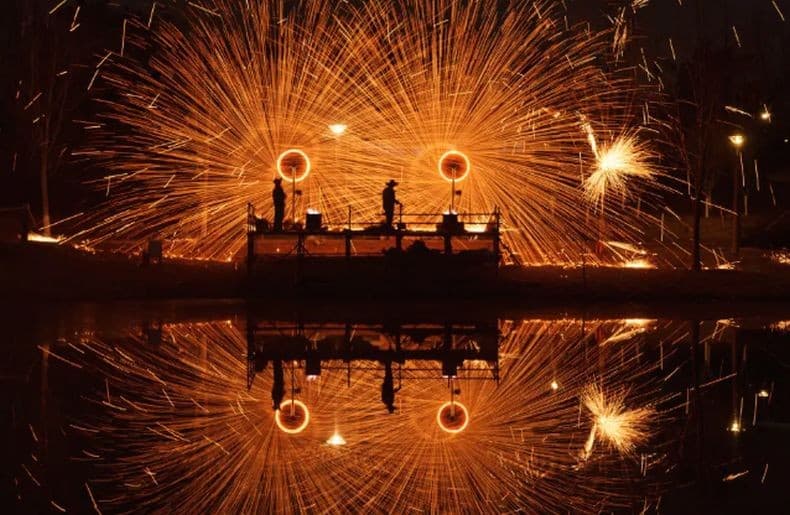 Toko Petasan Meledak, 12 Orang Tewas