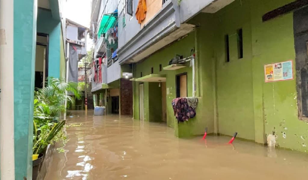 Banjir Jakarta gegara Hujan Deras Meluas, 123 RT dan 9 Jalan Tergenang