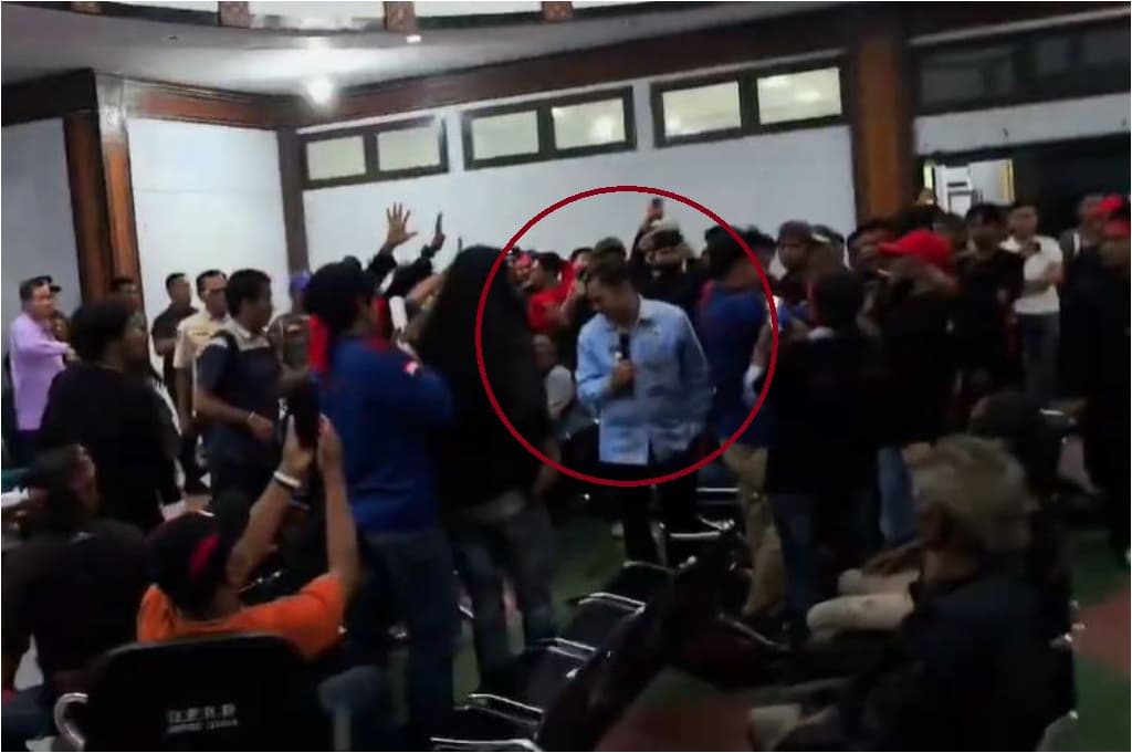 Demo Tolak Proyek Geothermal di Tana Toraja Ricuh, Bupati Nyaris Diamuk Massa