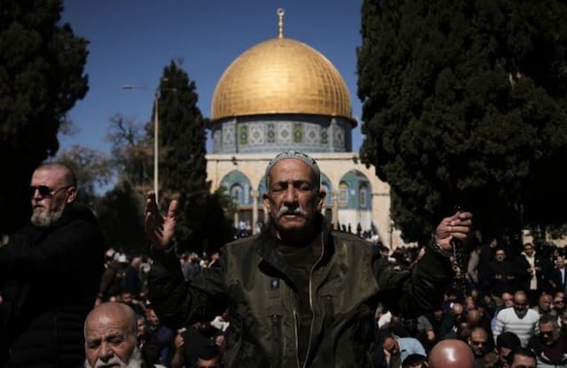 Masjid Al Aqsa Dipadati 80.000 Jemaah Salat Jumat saat Ramadan, Diawasi Ketat Pasukan Israel