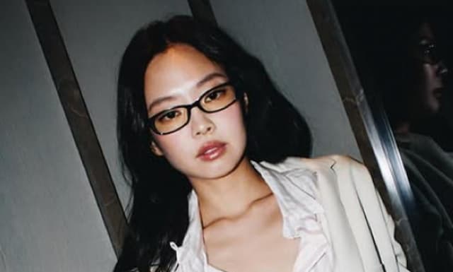 Jennie BLACKPINK Donasikan Rp1,5 Miliar dari Hasil Pameran Foto, Bantu Warga Hadapi Musim Dingin