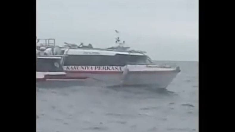 Kapal Cepat Bawa 108 Penumpang Dihantam Ombak di Selat Lombok, Lambung Depan Pecah