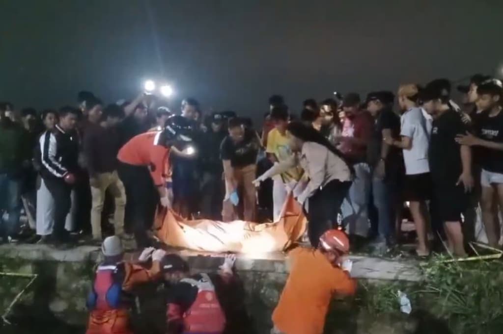 Geger! Mayat Pria Misterius Mengambang di Kali Tambun Utara Bekasi