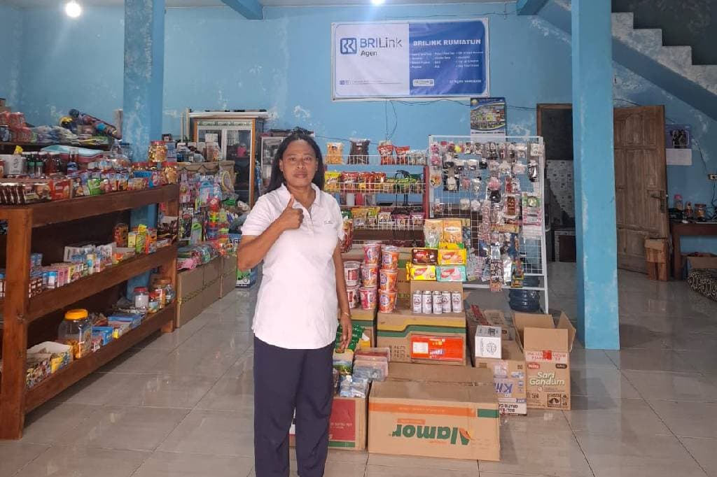 Dedikasi Rumiatun BRILink Agen Grobogan, Sigap Layani Warga di Garis Depan