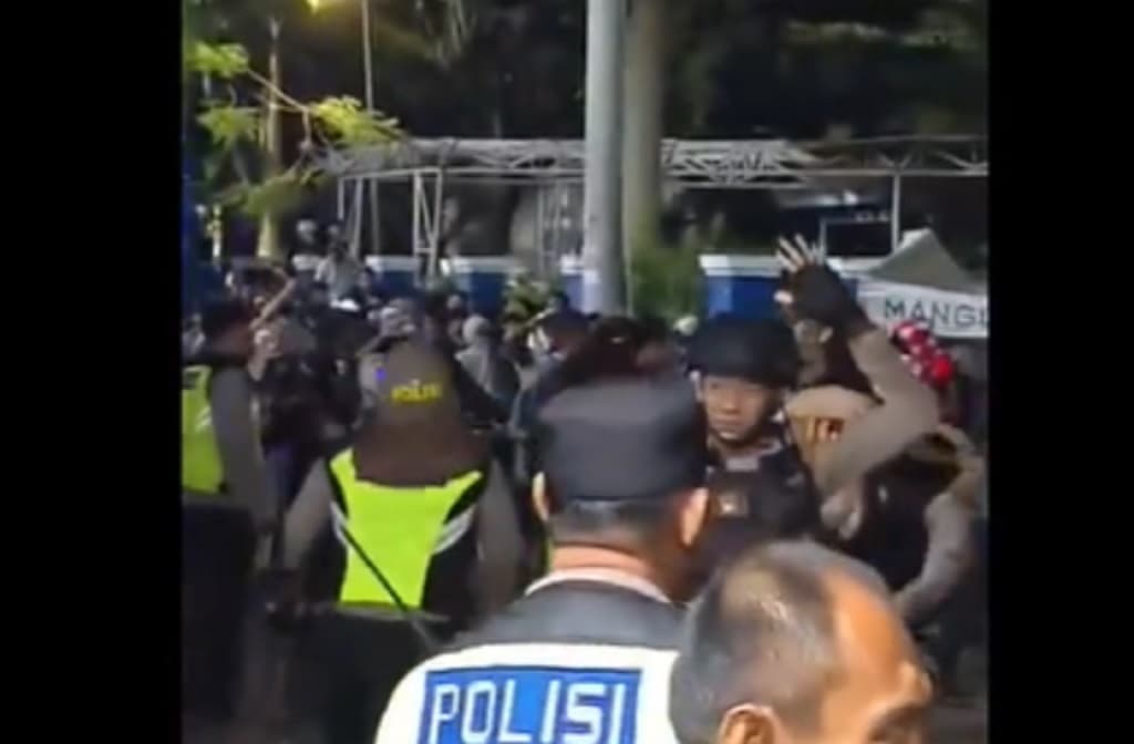 Buntut Bentrok Suporter Persijap vs Persis Solo, Belasan Orang Diamankan