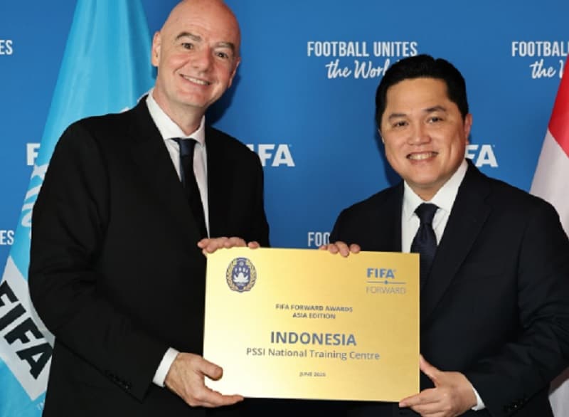 FIFA Angkat Topi! Gianni Infantino Salut Sepak Bola Indonesia Melaju Pesat