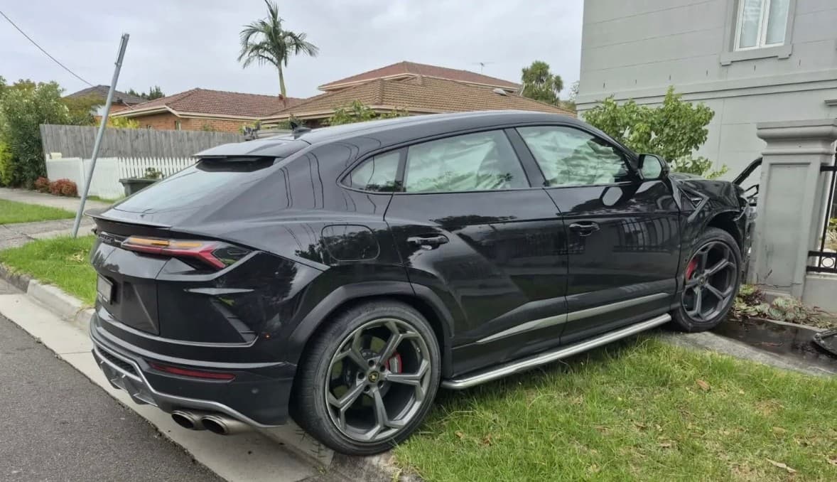 Pamer Mobil Lamborghini Curian di Medsos, Remaja Ini Berakhir Konyol Ditangkap Polisi