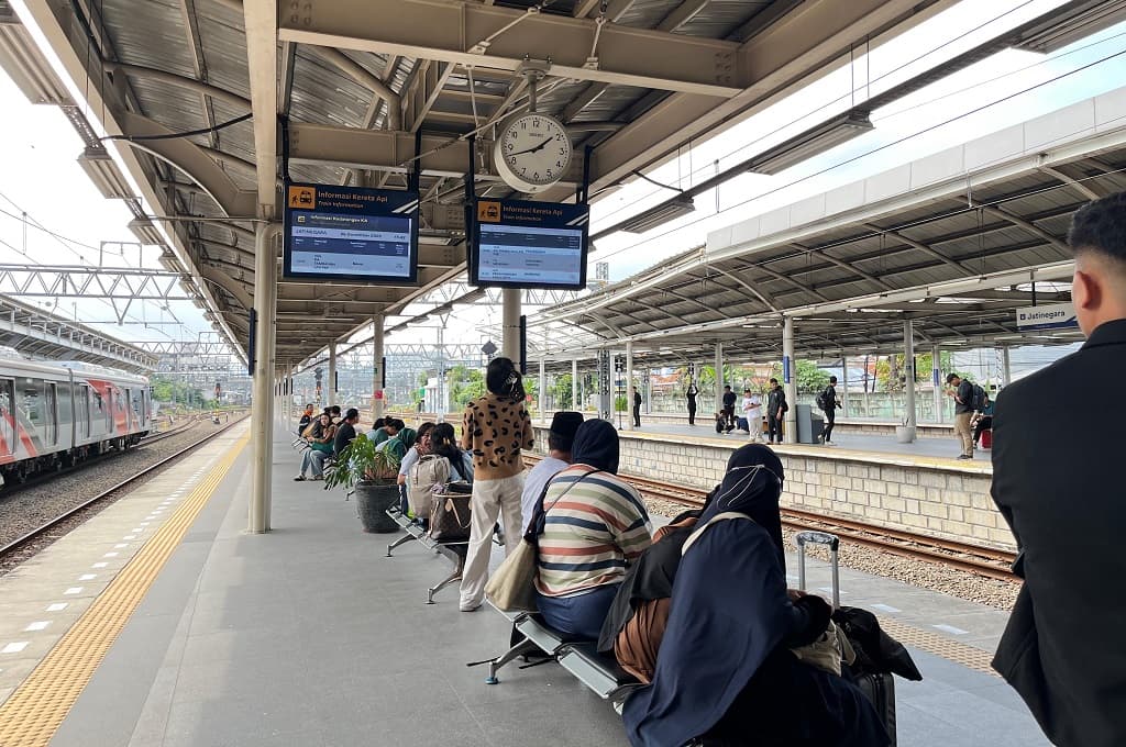 KA Tambahan Lebaran Berhenti di Jatinegara, Pemudik Tak Perlu ke Gambir dan Senen