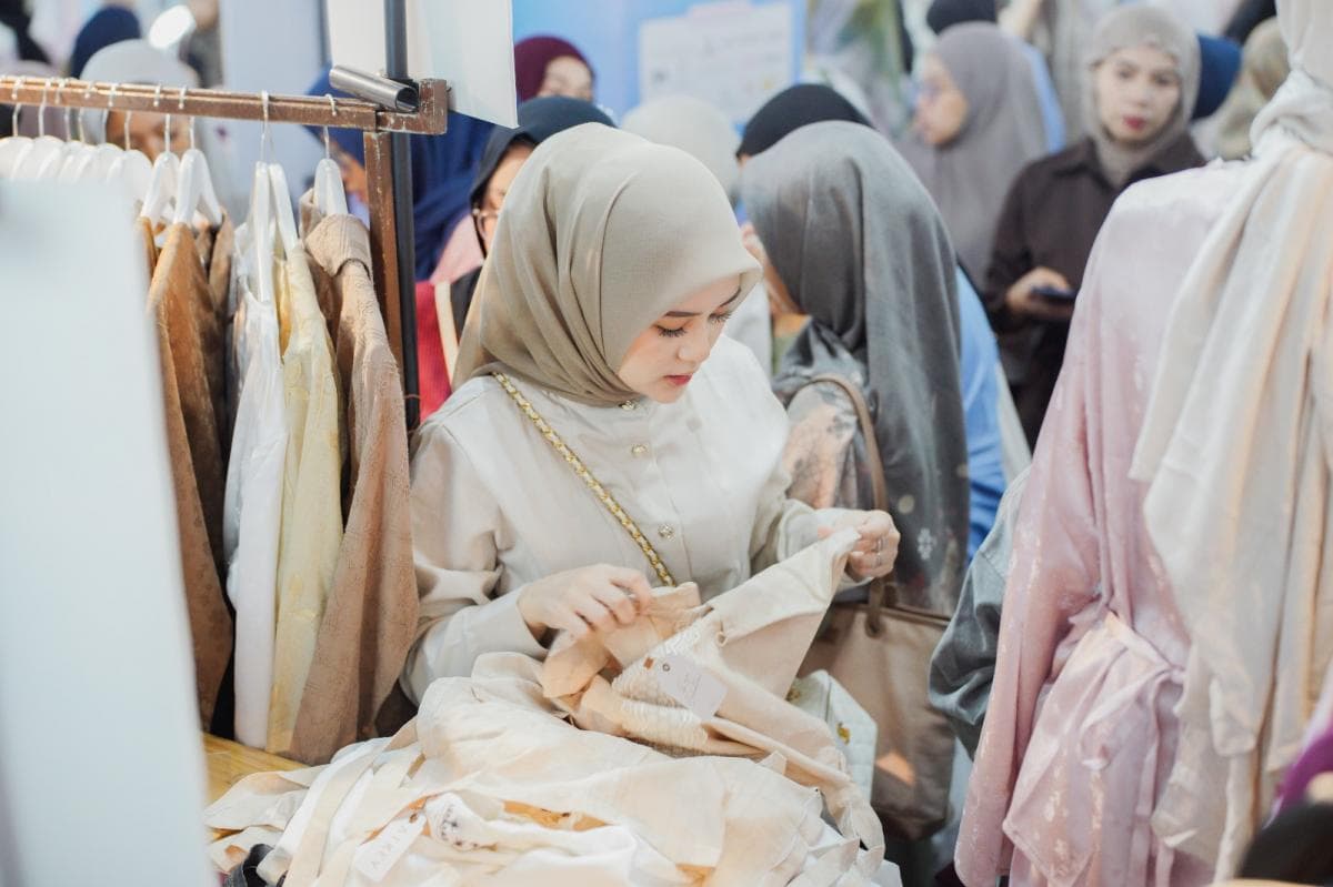 Tips Memilih Baju Lebaran agar Tetap Nyaman saat Silaturahmi, Anti Bau Apek!