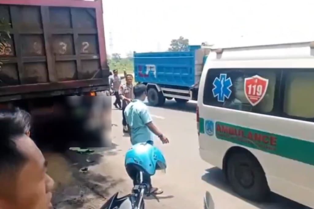 Kecelakaan di Pasuruan, Dosen Tewas Tabrak Truk Parkir di Jalan Bromo