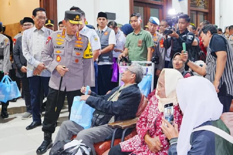 Kapolri Tinjau Stasiun Tugu Yogyakarta, Pastikan Puncak Aurs Mudik Berjalan Aman