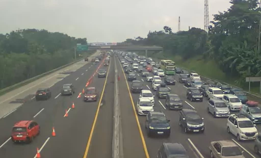 Tol Japek Padat, Contraflow Diterapkan di KM 55-65