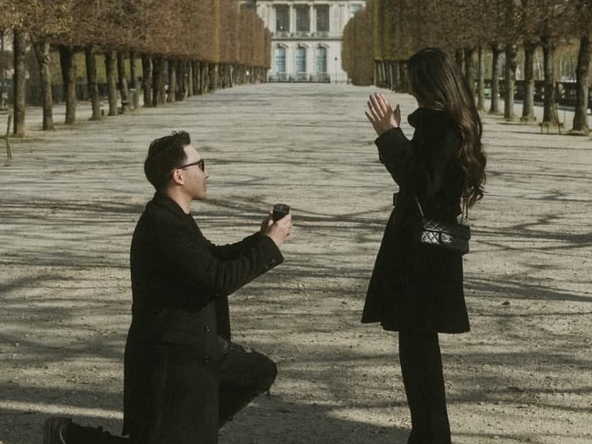 Selamat! Gege Elisa Dilamar Kekasih di Paris