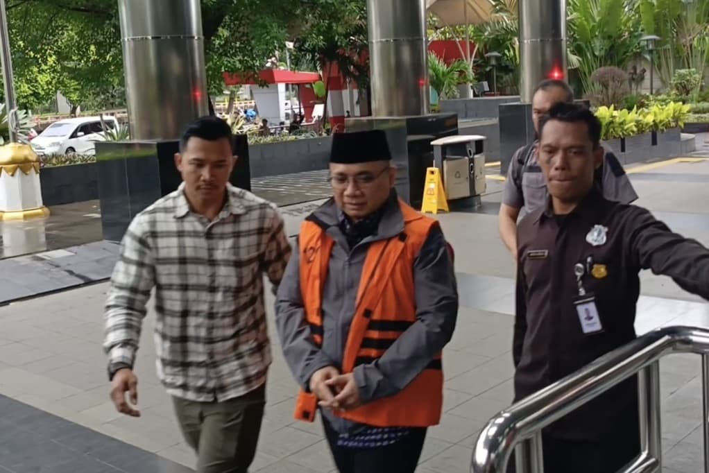 Eks Menag Yaqut Tiba di KPK Pakai Rompi Oranye, Kembali Dijebloskan ke Rutan