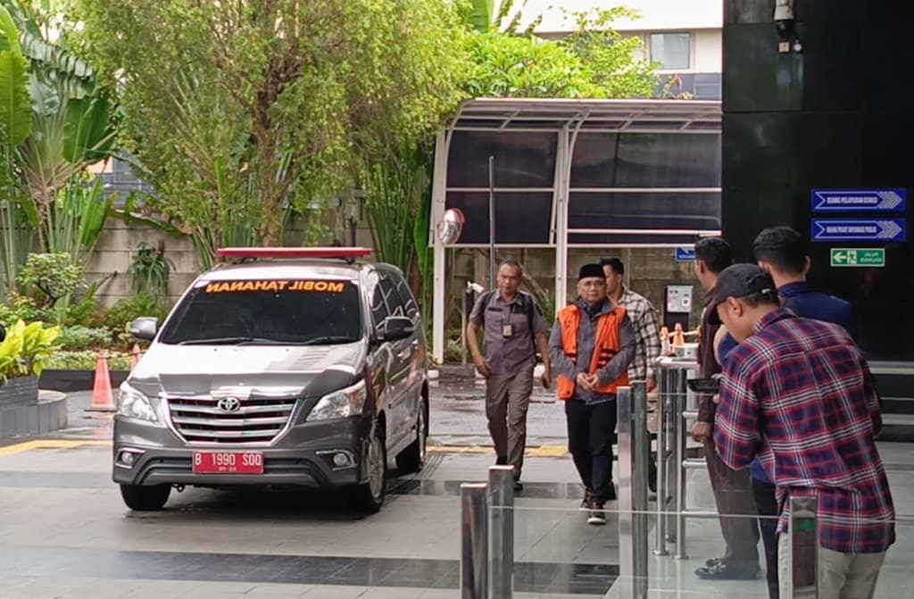 Penjelasan KPK soal Eks Menag Yaqut Tak Diborgol saat Dibawa ke Rutan