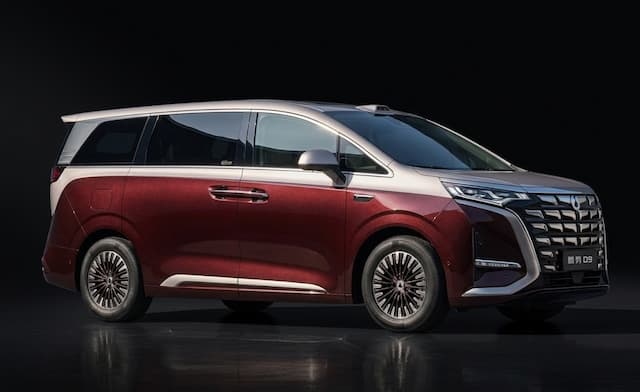 Denza D9 Terbaru Meluncur, Gunakan Baterai Super Cepat 10-70 Persen Cuma 5 Menit