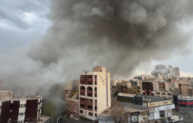 Menhan Israel Sesumbar Hancurkan Iran sampai Kembali ke Zaman Batu, Incar Mojtaba 