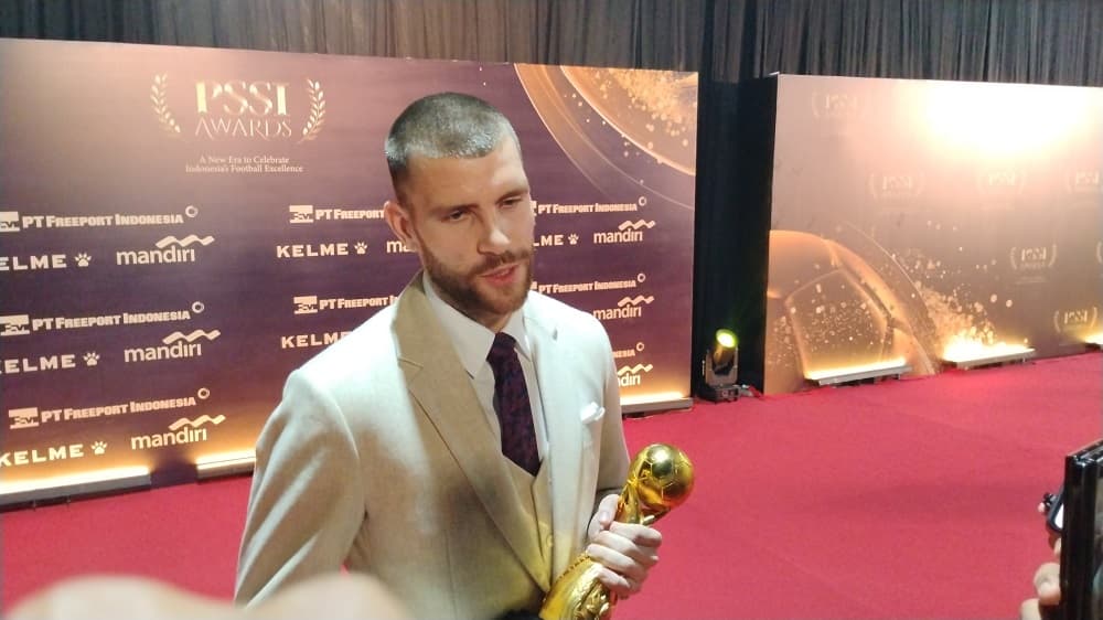 Maarten Paes Jadi Kiper Terbaik PSSI Awards 2026, Responsnya Bikin Salut