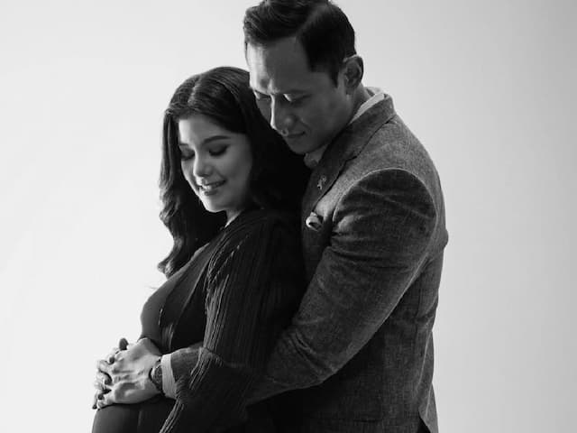 Potret Annisa Pohan Pamer Baby Bump, Siap Sambut Anak Kedua!