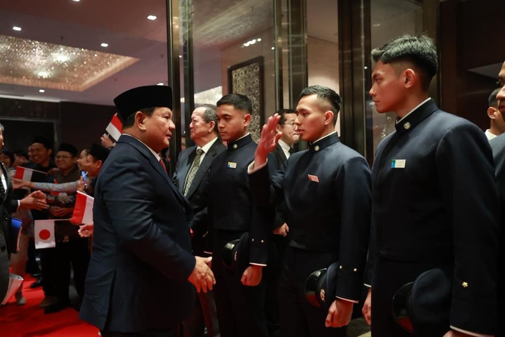 Semangat Juang Taruna Indonesia Menggema Sambut Kedatangan Prabowo di Jepang