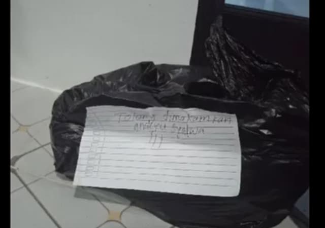 Sambas Geger! Mayat Bayi Terbungkus Plastik Ditemukan di Pintu Masjid