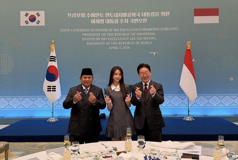 Viral Carmen Hearts2Hearts Ketemu Prabowo dan Lee Jae Myung di Blue House, Fotonya Gemas!