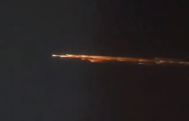 Benda Bercahaya di Langit Lampung yang Viral di Medsos Bukan Meteor, Ini Alasannya!